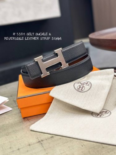 特 H 5382 Belt Buckle & Reversible Leather Strap 32Mm
