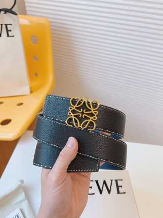 特 Loewe罗意威产品打造成兼具实用性及独特性的时尚精品。Loewe罗意威采用卓越工艺，简约造型，精美材质质量，致力打造针对不同生活领域的时尚精品。休闲百搭！ - 点击图像关闭