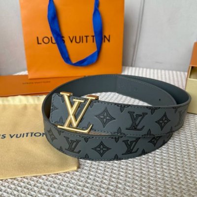 寬度：40Mm Lv Pyrmide Truck L Oeii雙面腰帶 驢家 海外原單代特供 面為進口小牛皮壓飾有標誌性品牌圖案效果工藝 原廠配色柔軟小牛皮底