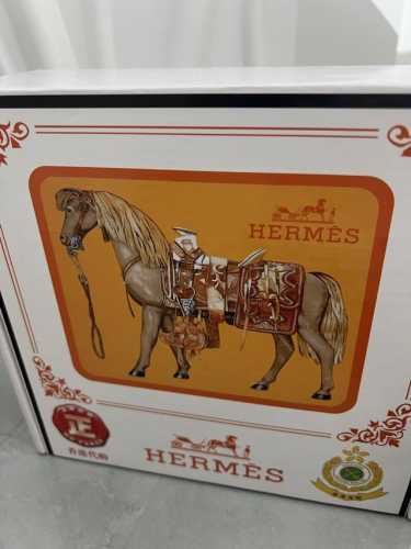 品名：爱马仕.HermèS 原单 材质：原单牛皮腰带 百分百头层牛皮腰带保证真皮，24K纯钢扣，专柜原单品质、做工精细，时尚大牌，送人自用首选 包装： 请认准如