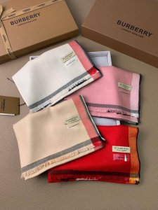 Bu家。 真正的宇宙强货！最新出口迪拜！御用经典才是王道！Bur经典格钻石纹出口季！强大的无以形容！无论是山羊绒的原料还是织造的纹理都是宇宙中最顶级的玩意！原料