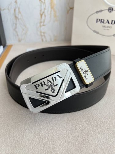 品名：普拉达.prada 原单腰带 皮带 型号：挂扣，经典纯钢材质挂扣，头层牛皮，图片实物拍摄 材料：百分百头层牛皮，保证真皮。24K纯钢扣双面可用专柜同等质量