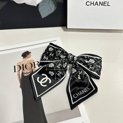 特 配专柜包装 Chanel 香奈儿 最新蝴蝶结中古发夹# 信我！人手必备的单品 这件必须买 洋气神仙颜值 小仙女要收了它，谁戴谁好看～