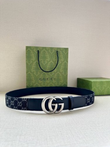 宽度3.8Cm Gucci 每一季，品牌标识都会吐故纳新，于经典之中融入新意。在这款腰带上，经典gg标识以亮眼之姿生动呈现，与双g造型配件相得益彰。 黑色和灰色