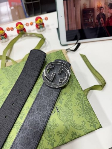 高端品质，实物拍摄 特 配全套包装 品牌：Lv海外原单 扣头材质：精品实心钢扣 带身材质正面：40Mm宽度采用双面进口原版皮腰带，真空电镀五金扣头实物拍摄一等一