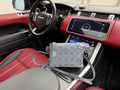 高端货 新款 “ Louis Vuitton ”Lv单肩包 谷爱凌同款邮差包 M22944 Louis Vuitton Side Trunk Pm 可拆卸可调节