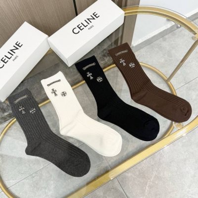 配包装 一盒四双 克罗心 爆款高筒袜高版本 ～好看到爆炸 欧美大牌高筒袜潮人必不能少的专柜代购品质 袜子 ，搭配起来超高逼格 时髦度爆表啊啊啊啊～～推荐推荐推荐