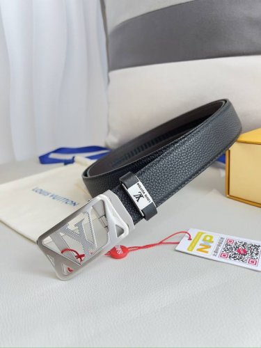 品名：Lv..路易..威登 腰带原单自动带 皮带 型号：自动扣，纯钢材质自动扣，头层牛皮自动带身，实物拍摄 材料：百分百头层牛皮，保证真皮。24K纯钢扣，永不掉