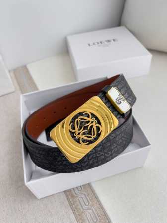 品名：罗意威.Loewe腰带皮带 型号：挂扣，纯钢材质挂扣，图片实物拍摄 材料：百分百头层牛皮，保证真皮。24K纯钢扣，真空电镀永不掉色专柜同等质量， 头层牛皮 - 点击图像关闭