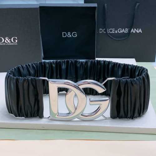 Dg 徽标卷褶牛皮弹力腰带，整体包裹软质卷褶牛皮覆层，风格干练摩登，浅金色、银色 电镀金属 Dg 徽标搭扣 8Cm 尺寸S M L Xl