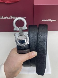 菲拉双面进口小牛皮，手感细腻柔软。搭配纯铜精品扣，男士必备！宽度：3.5Cm