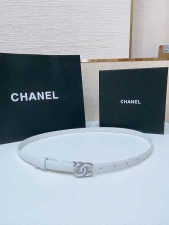 Chanel Cc 树脂白 与 链齿牙金 与银 Logo扣. 进口胎牛皮腰带 1.5Cm精品 精致 典雅 - 点击图像关闭
