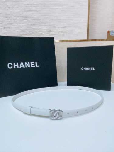 Chanel Cc 树脂白 与 链齿牙金 与银 Logo扣. 进口胎牛皮腰带 1.5Cm精品 精致 典雅