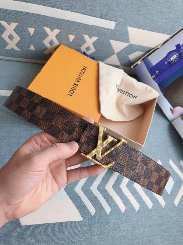 特 Lv.路易威登 全套包装 原版品质 代工厂货品 40Mm宽度 正品一体铸造五金钢扣，原厂皮料 双面原厂定制面料，区别市场货