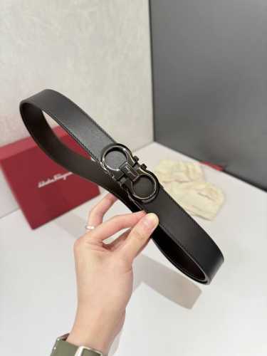 菲拉～格慕 Salvatore 、Ferragamo 是一家意大利奢侈品牌，以其高品质的皮革制品、鞋履和配饰而闻名。菲拉格慕的腰带是其经典产品之一，通常采用优质