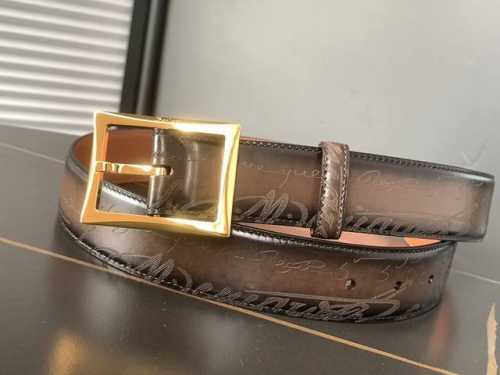 Berluti 布鲁提 新款上新 最新款男士腰带，高端质感感受，顶级擦色小牛皮质感极好，五金Logo立体分明，欧美风格走马蜡线手工缝制，色泽高端