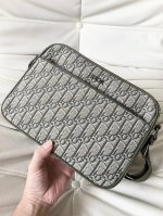 专柜正品有售 顶级原版质量 Dior男士斜挎包尺寸：27-19-7Cm原厂出品，必定精品重金打版复刻原版头层荔枝纹小牛皮复刻专柜独家布料皮质柔软定制专柜原版五金