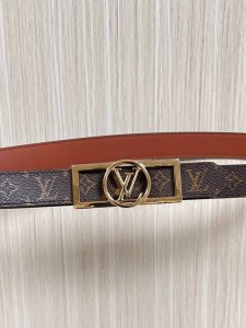 当季新款，2.5宽双尖原单1比1.一面帆布印老花，一面棕色进口牛皮，.搭配精品