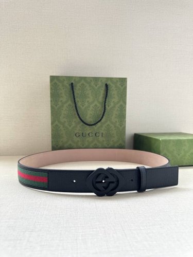 宽度4.0Cm Gucci 经典帆布织带腰带，配以织纹皮质滚边和双g原单钢扣。绿色 红色 绿色棉质帆布编织腰带，配以黑色头层牛皮