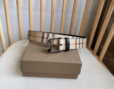 新款 Burberrry 巴宝莉专柜同步上新精选品牌标志性London格纹 搭配镂空扣钉带扣 宽:3.5Cm 精致优雅 简单大方