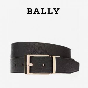 特 Bally巴利 专柜同款 男士双面用简约商务腰带 宽3.4Cm双面进口牛皮制成 双面设计 一面掌纹黑色 一面光滑深咖，正面饰有银色金属搭扣。正装腰带是经典的