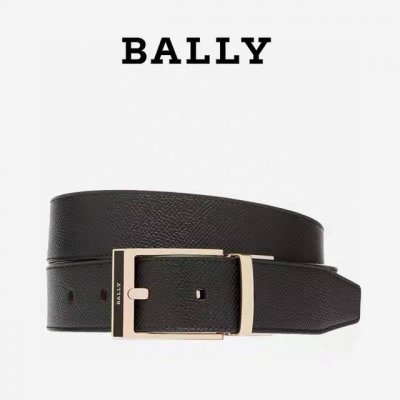 特 Bally巴利 专柜同款 男士双面用简约商务腰带 宽3.4Cm双面进口牛皮制成 双面设计 一面掌纹黑色 一面光滑深咖，正面饰有银色金属搭扣。正装腰带是经典的