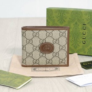颜色 黑 咖尺寸 11X9Aria-时尚咏叹调系列出色融合品牌的经典元素和现代精髓，突显品牌不拘一格的设计理念。钱包采用Gg Supreme帆布材质搭配同色调皮