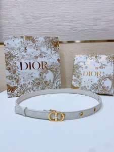 Dior Montaigne Jolie Belt 光滑小牛皮和白色树脂珍珠 饰有*Christian Dior*标志 羊皮菱格腰带2.0Cm