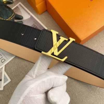 Lv 特种皮腰带系列 ，原厂五金精品不锈钢扣，手感柔软舒适 宽4.0Cm。