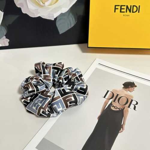 特 单个 配全套包装Fendi 芬迪 爆款真丝发圈，专柜款出货一看就特别高档 超级百搭 必须自留