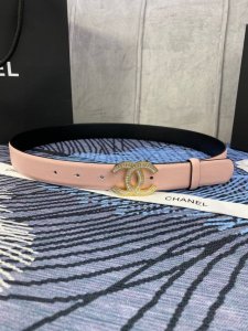 宽度3.0Cm Chanel 香奈儿 此款女士腰带采用新款柔软的进口小牛皮支持Nfc扫码链接。金 银色镶钻金属钢扣。