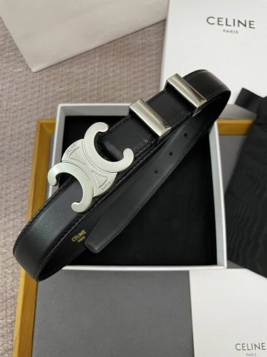 特 代购级CéLine 年上新 凯旋门腰带。人气王 一直火爆。复古精致，小牛皮材质 上身效果高级洋气--宽度2.5Cm