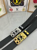 品名：Lv..路易..威登自动带 材质：原单牛皮腰带 百分百头层牛皮腰带保证真皮，24K纯钢扣，专柜原单品质、做工精细，时尚大牌，送人自用首选 包装： 请认准如