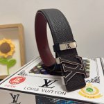品名：Lv..路易..威登 材质：原单牛皮腰带 百分百头层牛皮腰带保证真皮，24K纯钢扣，专柜原单品质、做工精细，时尚大牌，送人自用首选 包装： 请认准如图专柜