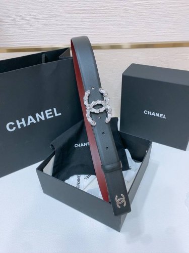 Chanel 春夏新款 小牛皮与黄铜Cc搭扣 精致细腻 光滑优雅 3.0Cm