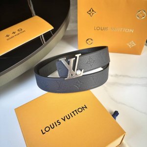 原版包裝 L0Uis Vuitt0N 專櫃最新升級版本 寬度40Mm 原廠小荔枝纹Togo皮压大花纹内衬進口柔軟小牛皮底 搭配新款复古字母搭扣 百搭易襯！