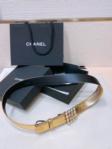 Chanel 24C 小牛皮、金属 与琉璃珍珠 金与珍珠白 Logo搭扣 手感柔软 细腻3.0Cm 码数75- -100