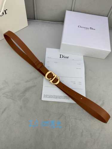 宽度2.0Cm Dior迪奧爆款平面無線帶身Saddle进口小牛皮带身 金属“Cd”标志 採用進口雙面頭層牛皮
