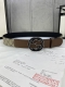 p210 宽度4.0Cm Gucci 这款腰带在春夏系列中惊艳亮相，采用以标志性米色/乌木色组合呈现的品牌双G精品钢扣字母交织图案，与黑色皮革材质相得益彰。双G