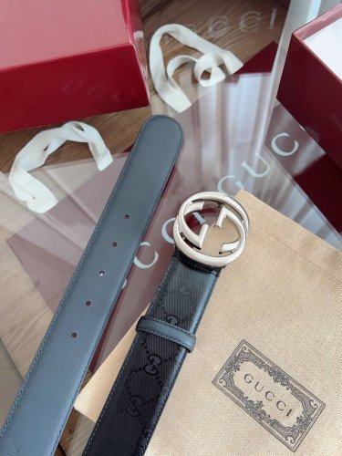 Gucci 经典Pvc定制亮光面料 宽度4.0Cm 专柜新版Logo横标，原版进口南非皮底，精品双G铜扣 高端品质，不惧对比。