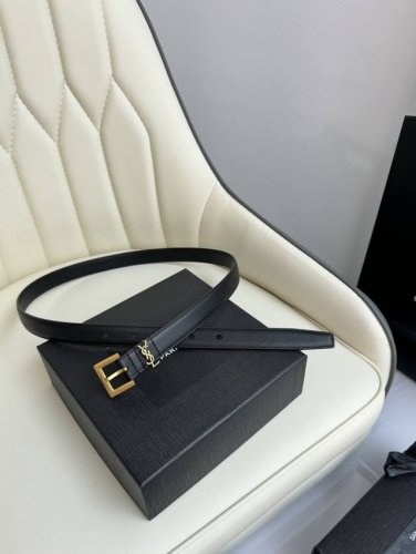 特 Saint Laurent 圣罗兰女士腰带皮带 原厂真金电渡扣头，意大利原厂皮，宽2.0Cm，代购级。