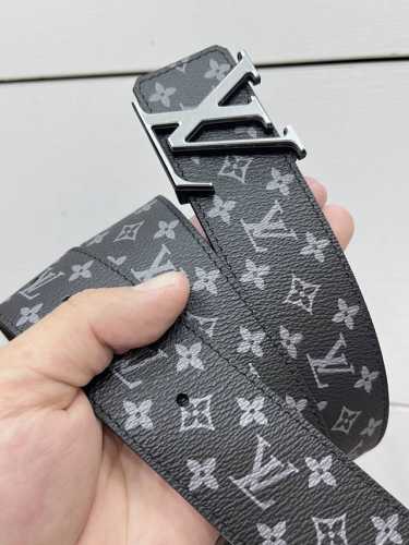Lv.路易威登 全套包装 宽度 40Mm宽度 正品一体铸造五金钢扣 原厂皮料 双面原厂定制进口面料 可送礼自用不错选择