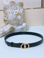 dior Montaigne Jolie Belt 光滑小牛皮和白色树脂珍珠 饰有*Christian Dior*标志 小牛皮腰带3.0Cm