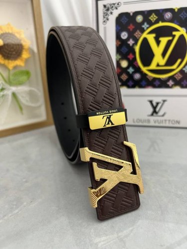 品名：Lv..路易..威登原单 材质：原单牛皮腰带 百分百头层牛皮腰带保证真皮，24K纯钢扣，专柜原单品质、做工精细，时尚大牌，送人自用首选 包装： 请认准如图