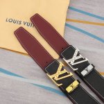 品名：Lv..路易..威登原单 材质：原单牛皮腰带 百分百头层牛皮腰带保证真皮，24K纯钢扣，专柜原单品质、做工精细，时尚大牌，送人自用首选 包装： 请认准如图