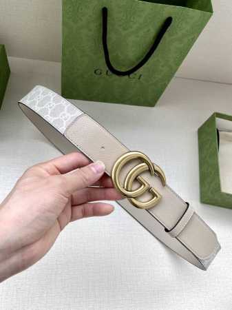 特 宽度4.0 Cm Gg Marmont系列每一季都会推陈出新，为灵感源于70年代的标志性原版Gg6.0Cm钢扣配件注入现代精髓。这款头层牛皮腰带 给你带来更 - 点击图像关闭