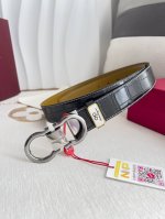 品名：菲拉格慕.Ferrgamo腰带·皮带·原单 型号：挂扣，纯铜材质经典挂扣，实物拍摄，头层牛皮 材料：百分百头层牛皮，保证真皮。纯铜材质，真