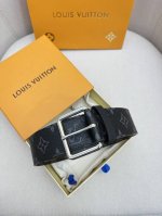 品牌：Lv、、路易、、威登！ 原单：特 皮带腰带：单面使用专柜质量、头层牛皮、24K纯钢扣、送人自用首选、保证真皮 包装：请认准图片专柜包装、送打孔器 全套包装