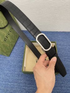 古奇 Gucci新款小牛皮，手感细腻柔软，搭配纯钢自动精品扣，男士必备！宽度：3.5Cm