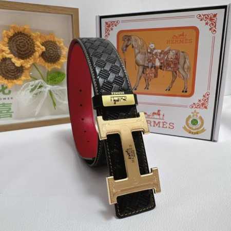 品名：爱马仕.Hermès 原单 材质：原单牛皮腰带 百分百头层牛皮腰带保证真皮，24K纯钢扣，专柜原单品质、做工精细，时尚大牌，送人自用首选 包装： 请认准如 - 点击图像关闭